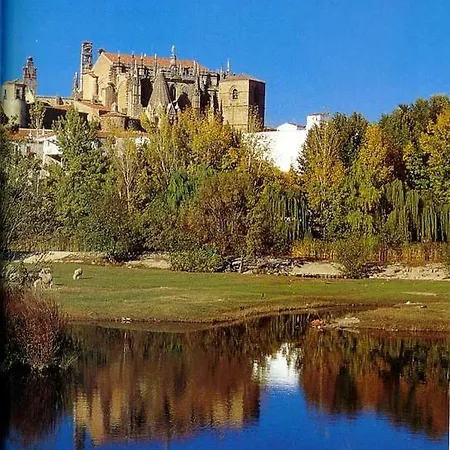 Apartment La Plaza - Turnat