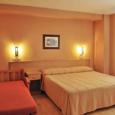 Apartment La Plaza - Turnat *